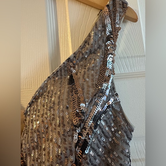 Elegant Sequin Cocktail Dress - Picture 5 of 15